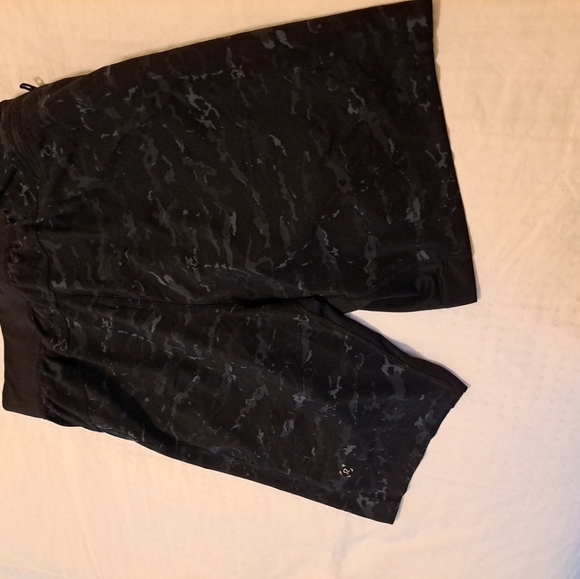 Mens Lululemon Lined Compression Workout Running Shorts Size Small - Picture 6 of 7